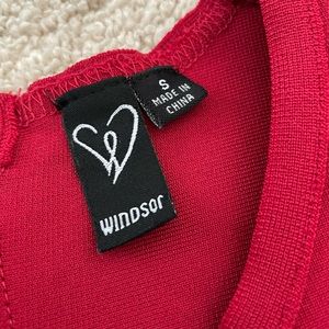 Red windsor bodycon dress w/ side detail